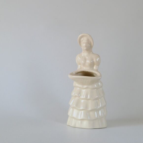 Vintage Mid-Century Haeger White Colonial Woman With Basket Planter 7.5" Tall - Picture 9 of 11